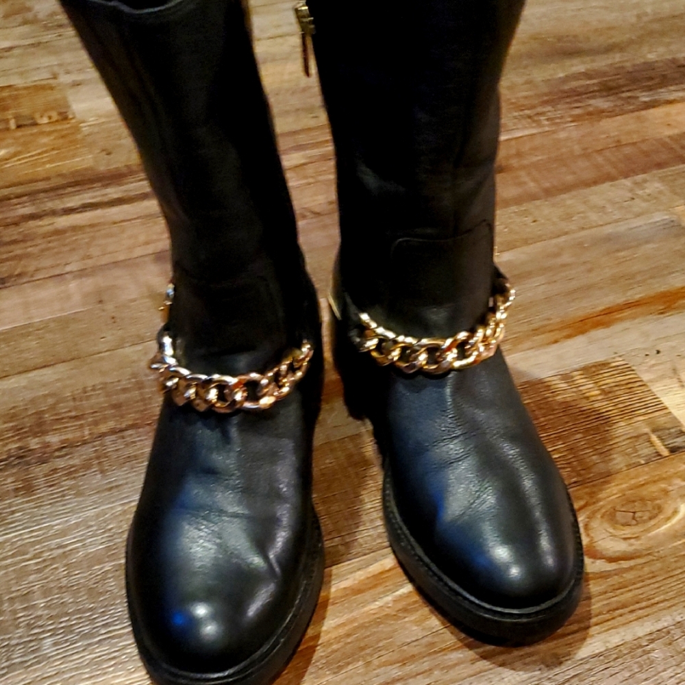 Vince Camuto  kashilla chain moto boots